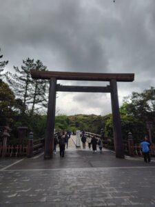 内宮の宇治橋、神域への入り口の鳥居